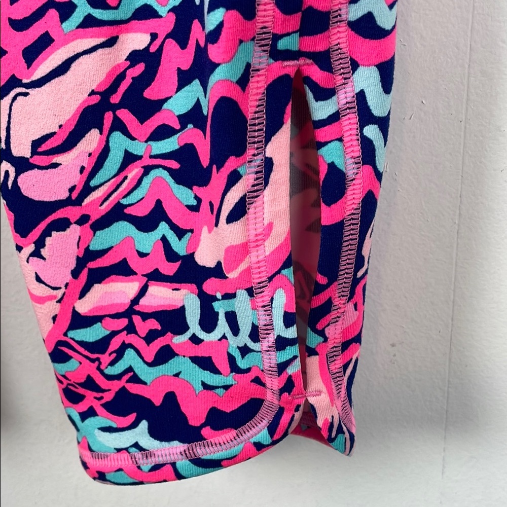 Lilly Pulitzer Luxletic Weekender Pink and Blue Losbstah Roll Women's M Leggings - Picture 3 of 8